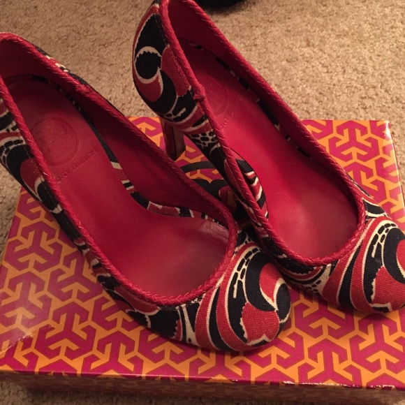 authentic multi color Tory burch pumps size 6.5
