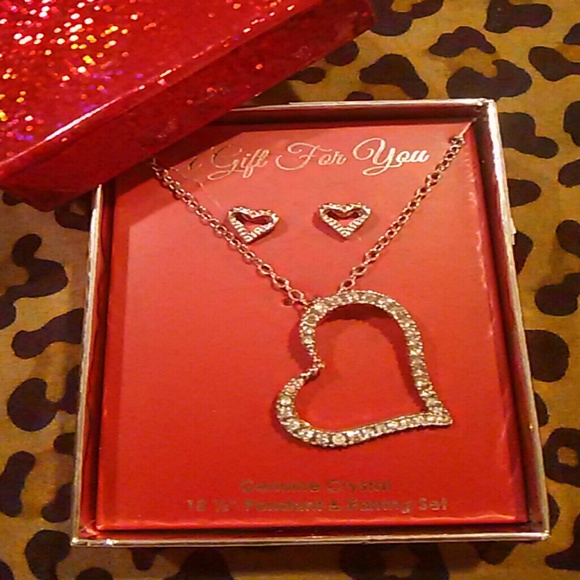 Heart Necklace and Earring Set **REPOSH** - Picture 4 of 4
