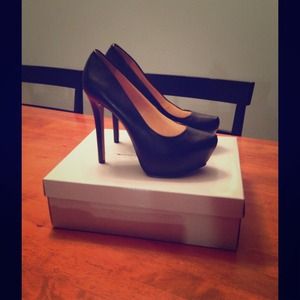 Jessica Simpson platform pumps