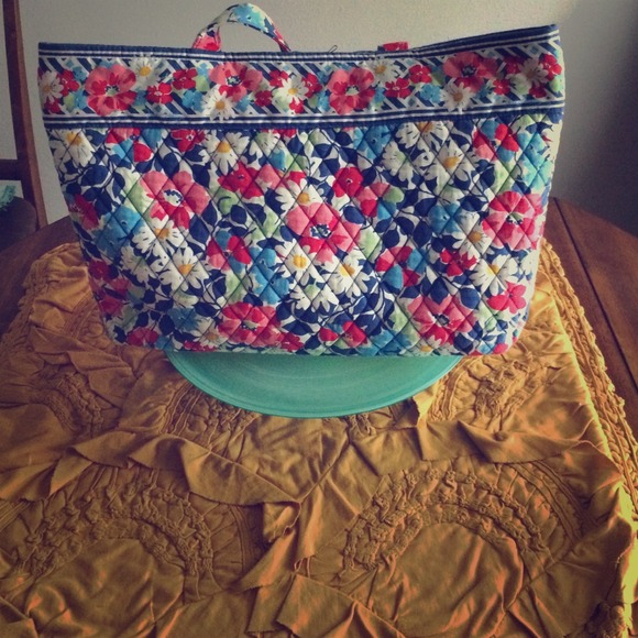 Vera Bradley tote