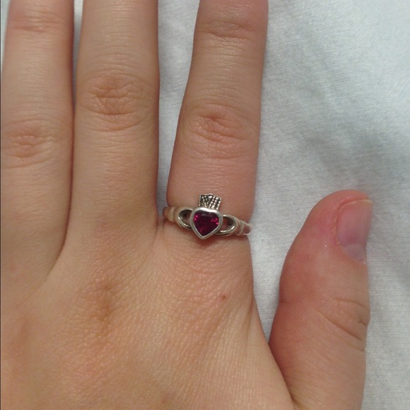 Red stone Irish Claddaugh ring