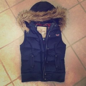 Navy blue Hollister vest with fur hood