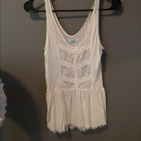 🎈sold🎈 Lace embellished tank
