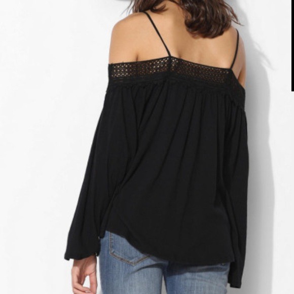 ❤️BUNDLED❤️ Urban Outfitters Off Shoulder Top S - Picture 3 of 4