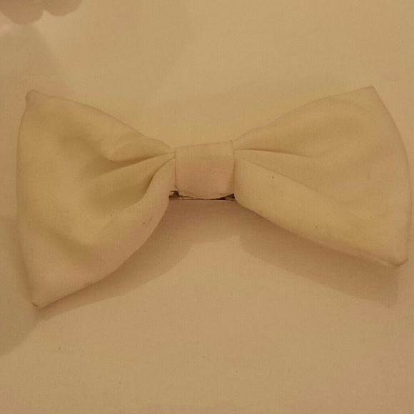 American Apparel bow