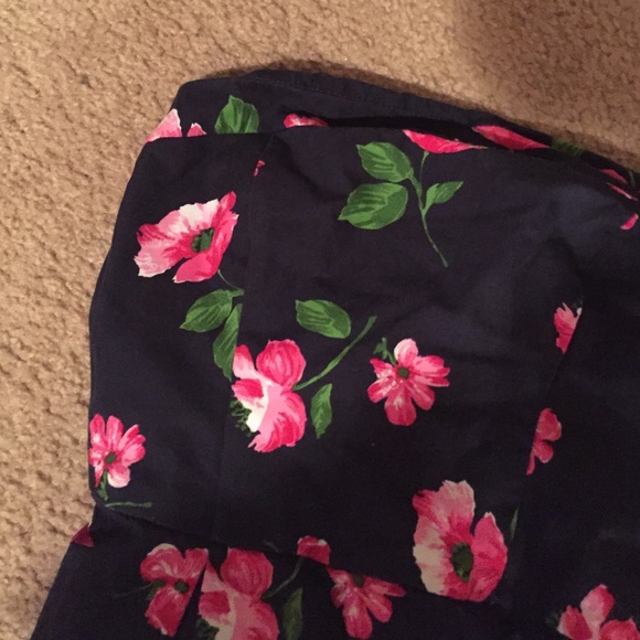 Hollister halter top - Picture 2 of 2