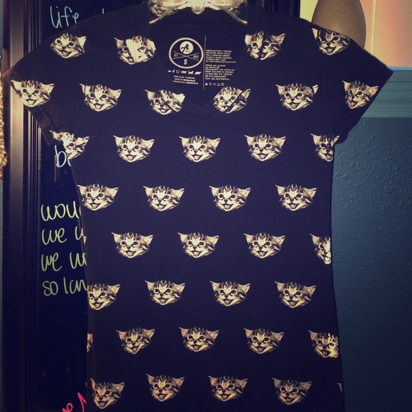 Cat face t-shirt!🐱