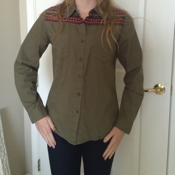 element Tops - Camo/dark green element button up long sleeve