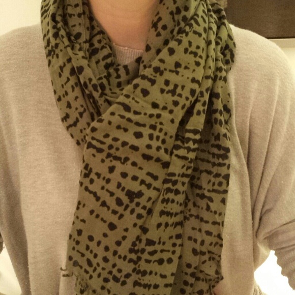 H&M scarf