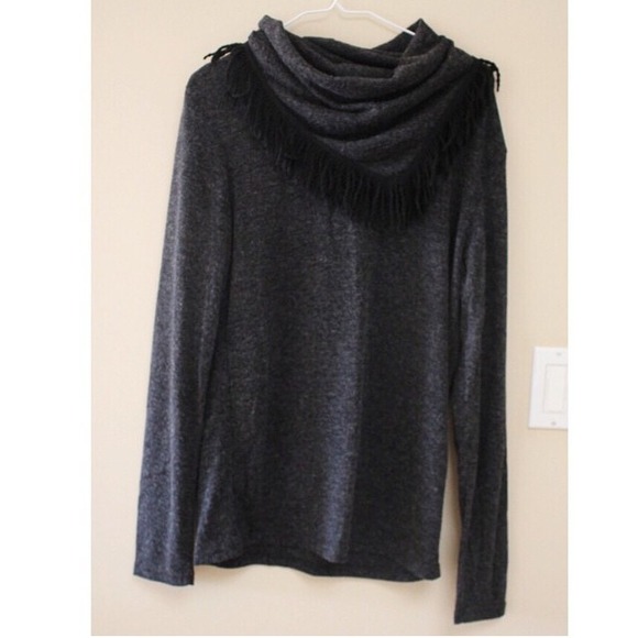 No tag grey cowl neck sweater with fringe