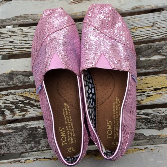 toms pink shoes