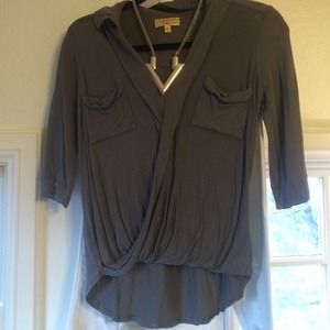 Mid sleeve grey V-neck