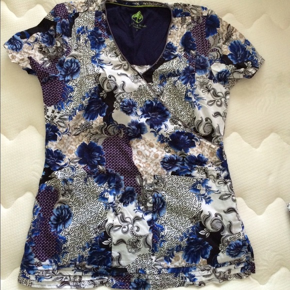 🚫bundle🚫Floral Scrub Top