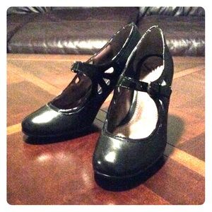 Sofft black leather Mary Jane pumps
