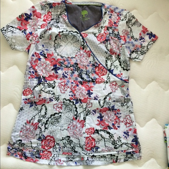 Bundle Floral Scrub Top's