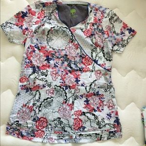 Bundle Floral Scrub Top's