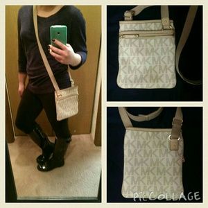 Michael Kors Vanilla Signature Crossbody