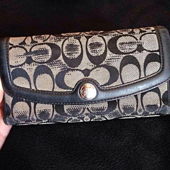 💯💎AUTHENTIC COACH WALLET❤️