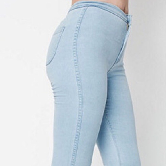 Medium wash easy jeans