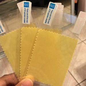 3 Iphone 5s screen protectors