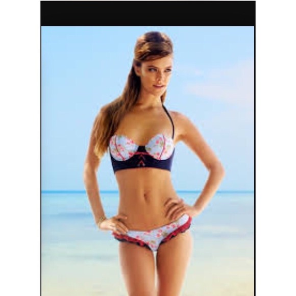 Beach Bunny Other - L Barefoot in the park Balconet Top and M bottom