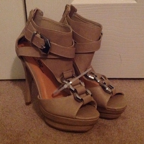 Shoes - Gorgeous Beige Heels NWOT