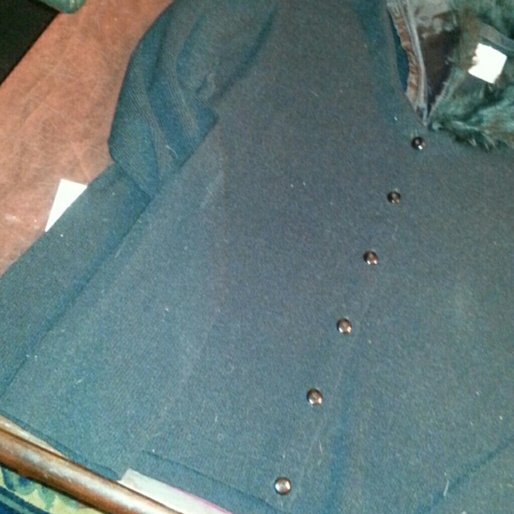 Sweater - Picture 3 of 3