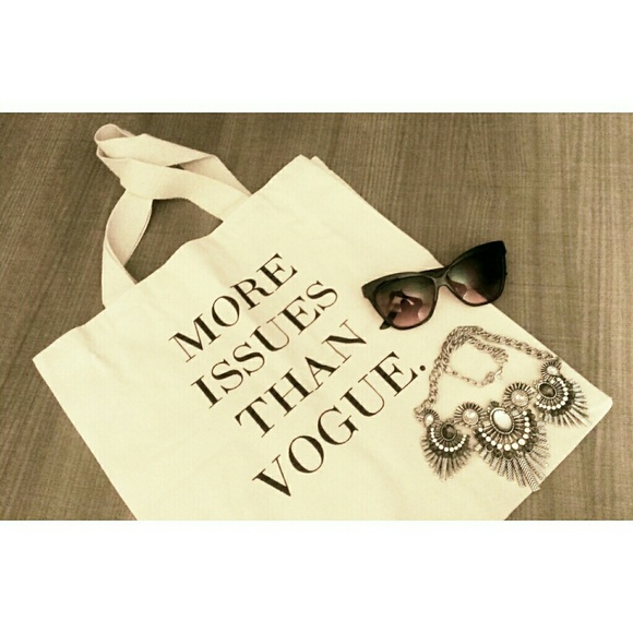 ✨Host Pick✨More issues than vogue bag