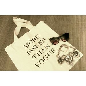 ✨Host Pick✨More issues than vogue bag