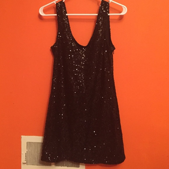 🎉SOLD🎉 Black sequin mini dress