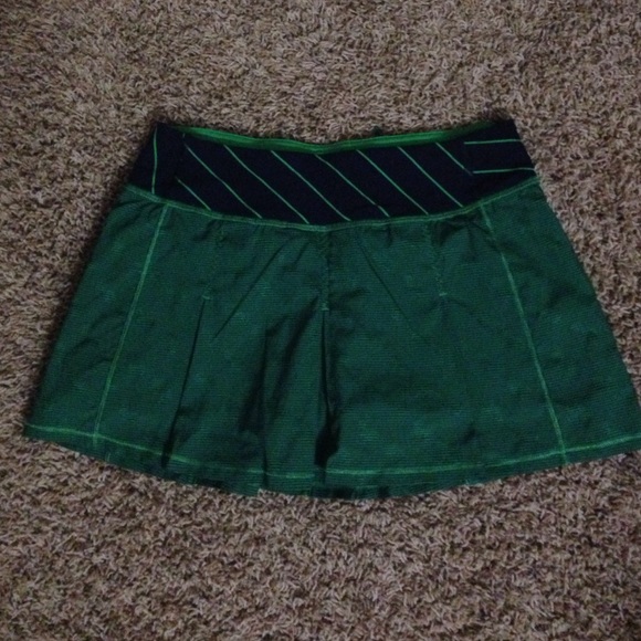 Lululemon pleated skirt