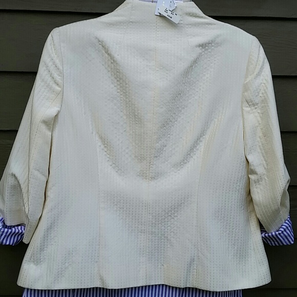 Textured Chain Pocket  Jacket - Picture 4 of 4
