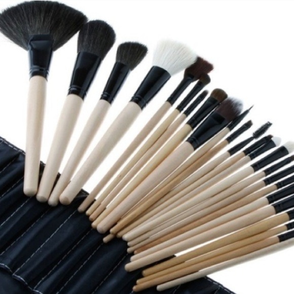 24 pc professional makeup brush set!