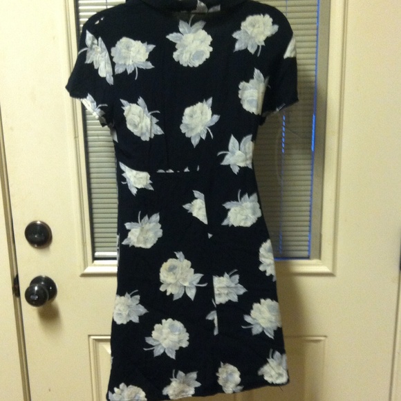 HENRY ROSE DRESS!! - Picture 3 of 3