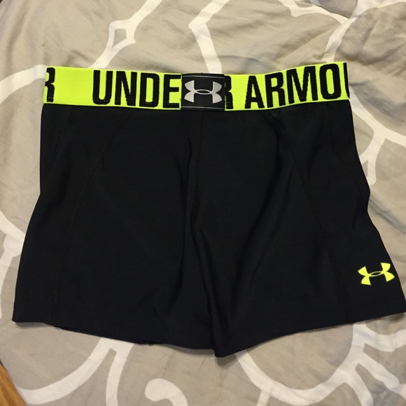 Like new UNDER ARMOUR compression shorts