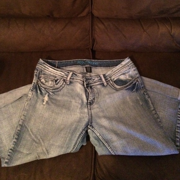 Capri Jeans