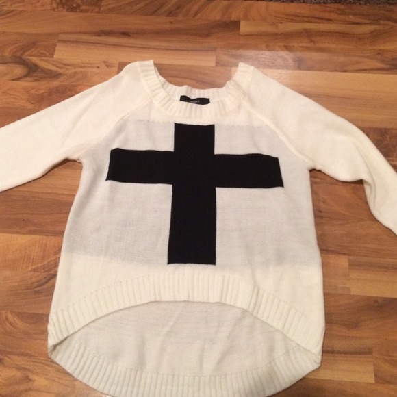 Women's forever 21 cross sweater
