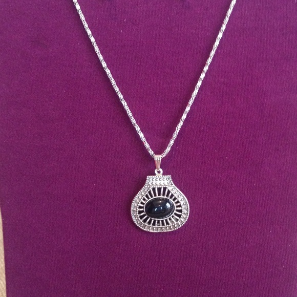 Black & Silver Necklace - Picture 2 of 2