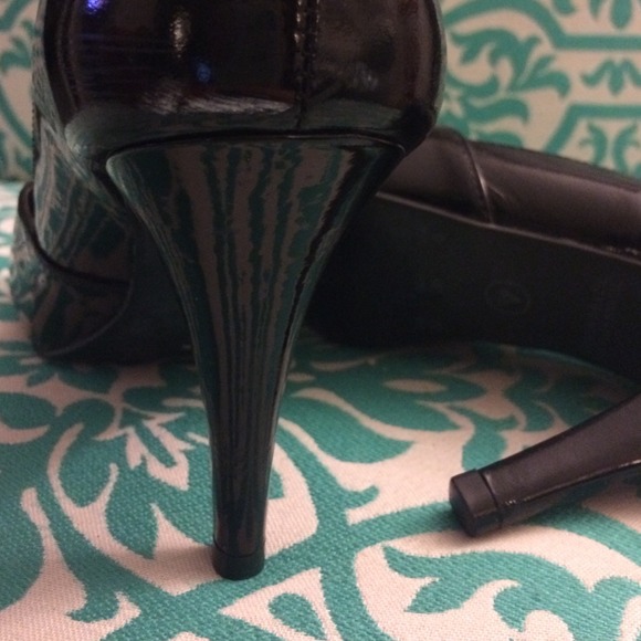 Black high heels - Picture 4 of 4