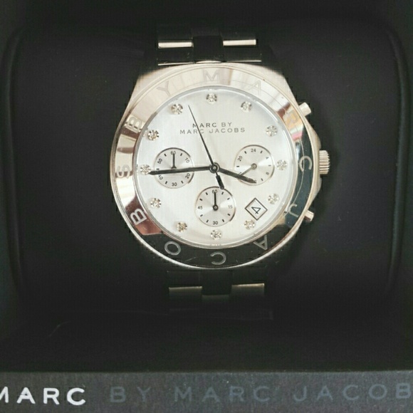 SOLD SOLDSilver Marc Jacobs watch