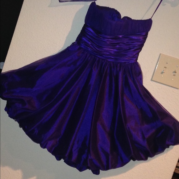 PROM DRESS - Picture 3 of 3