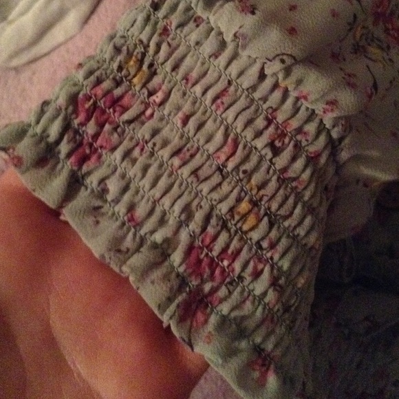 🌸Flowy Floral Top🌸 - Picture 3 of 3