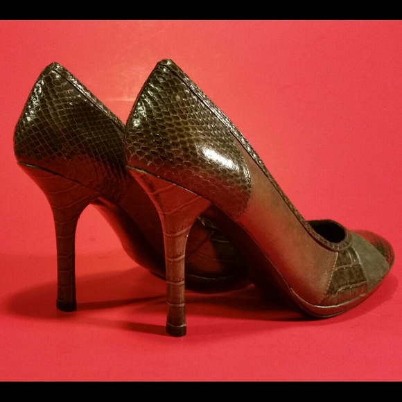 Nine West Faux Snakeskin Heels Size 8m (Green)