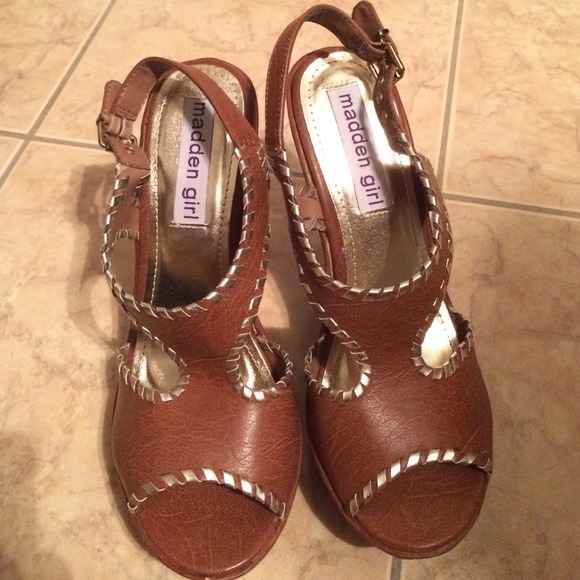 Madden girl wedges