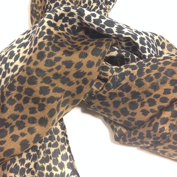 Leopard scarf NWOT - Picture 2 of 2