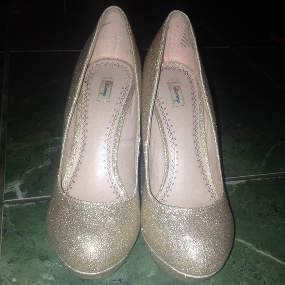 👑Super chic olsenboye sparkly heels👑