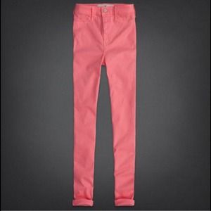 Pink hollister jeans. Gently used! Size 7R w28 L29