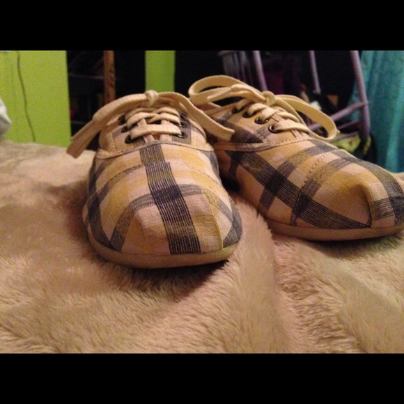 Plaid TOMS shoes