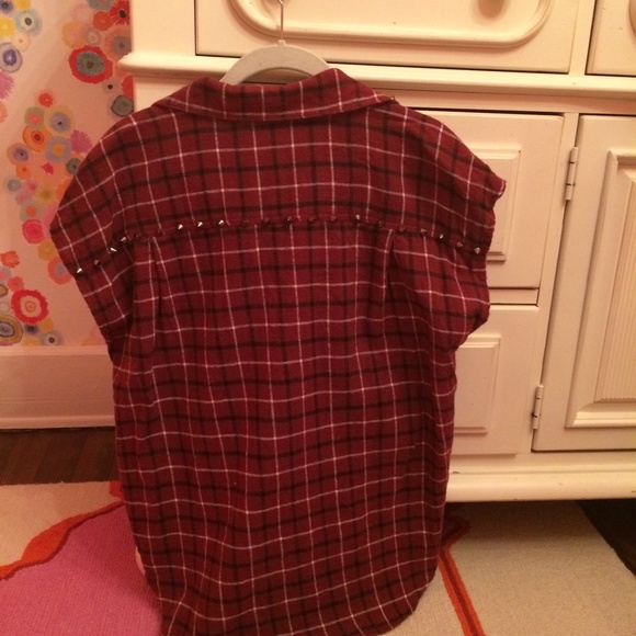 Red plaid stud vest - Picture 2 of 3