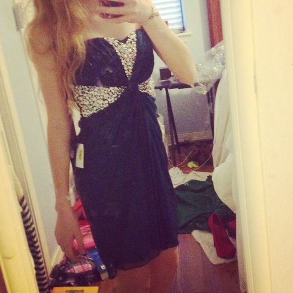 Homecoming dress - Picture 1 of 2